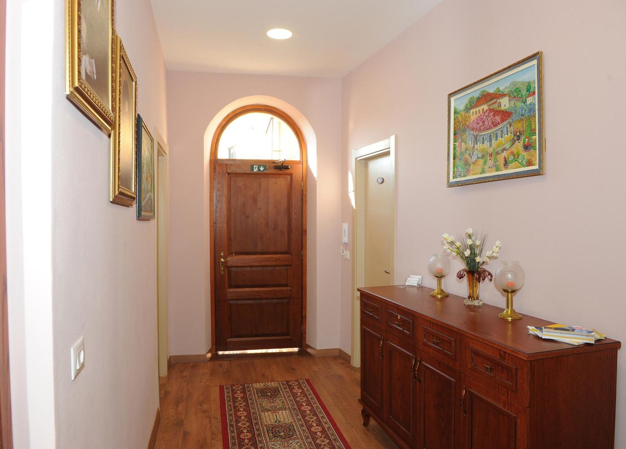 Art Rooms Gjuhadol Shkodër Exteriör bild
